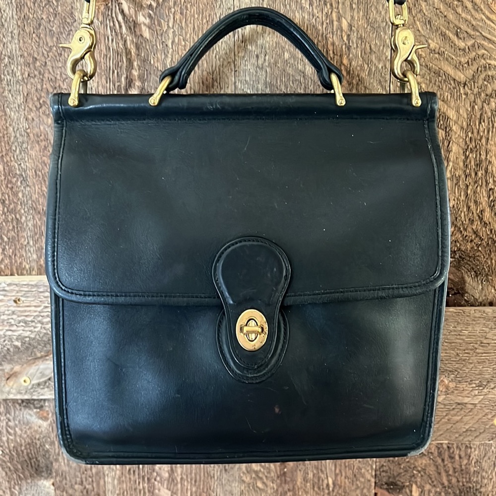 Vintage coach crossbody.